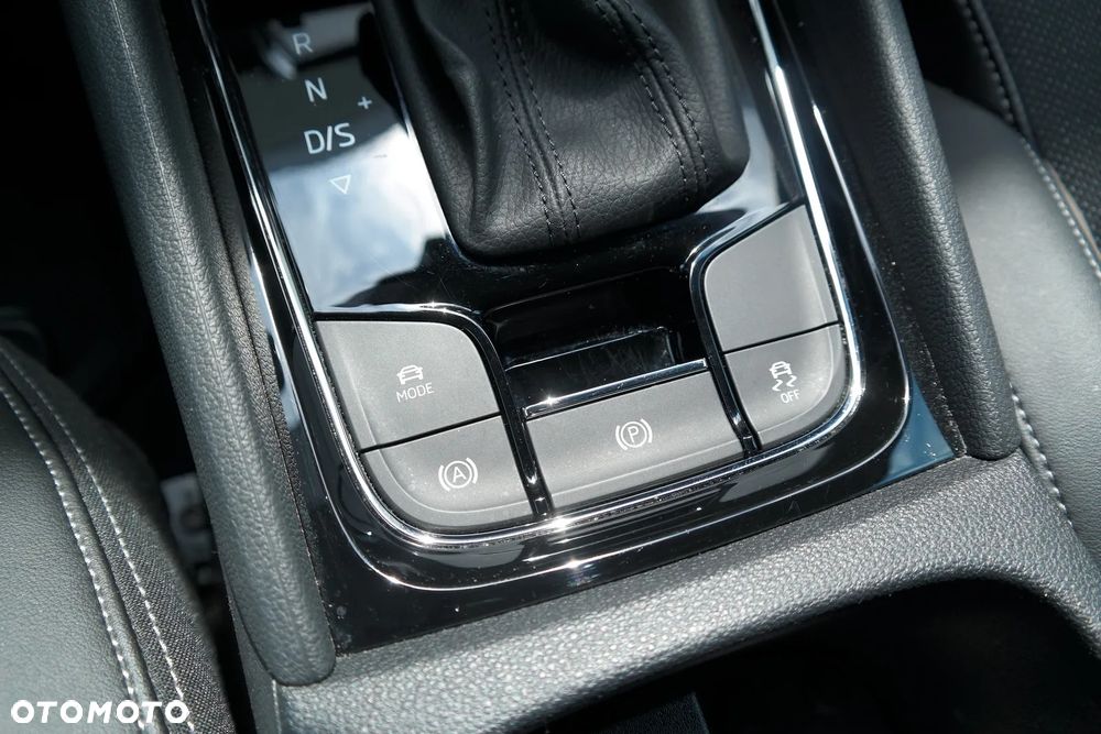 Skoda Karoq 1.5 TSI ACT GPF 4x2 Style DSG - 35