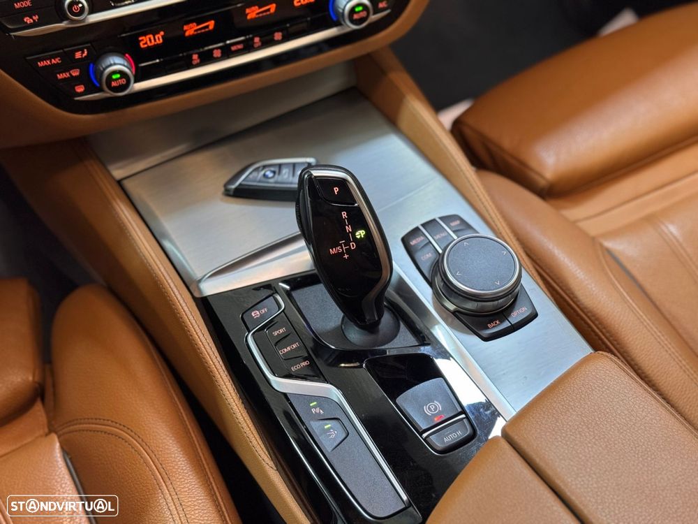 BMW 640 Gran Turismo d xDrive Pack M - 42