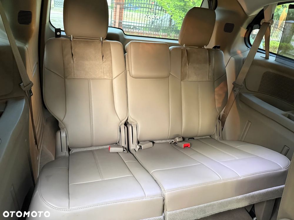 Chrysler Town & Country 3.6 Limited - 20