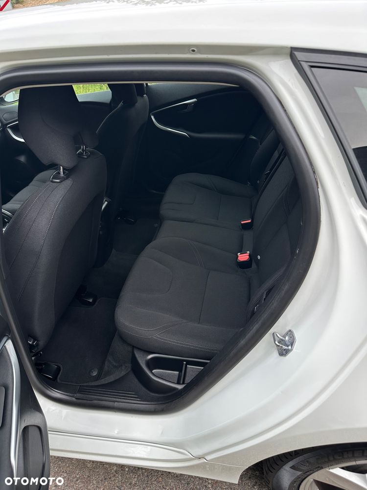 Volvo V40 T2 - 24