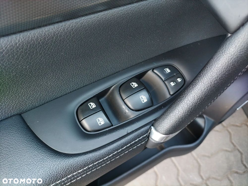 Nissan Qashqai - 11