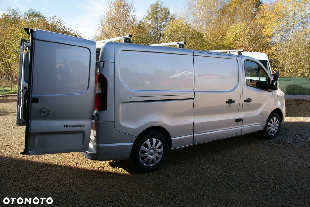 Opel Vivaro - 11