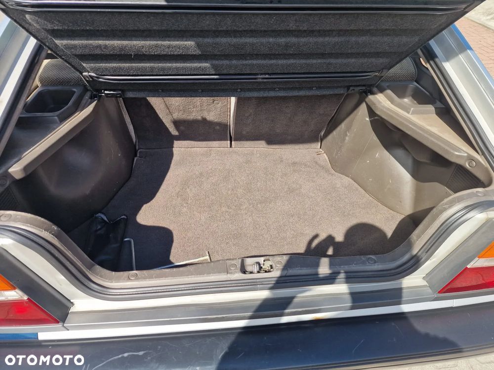 Nissan Bluebird - 17