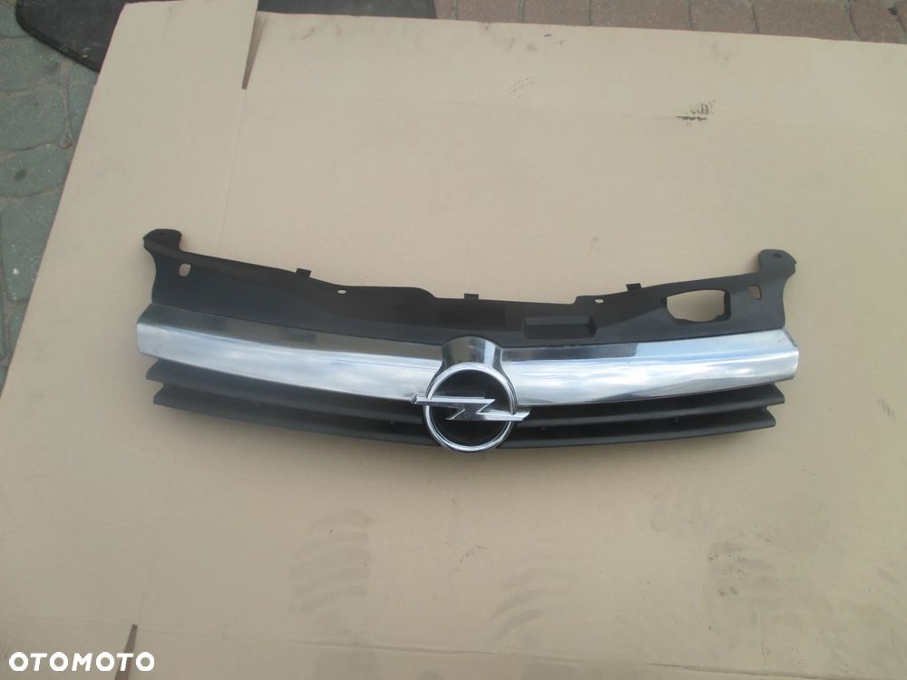 atrapa grill Astra 3 H - 1