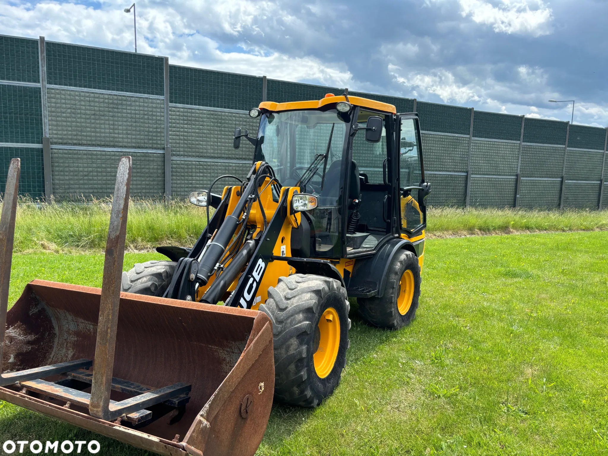 JCB 407 T4 - 2