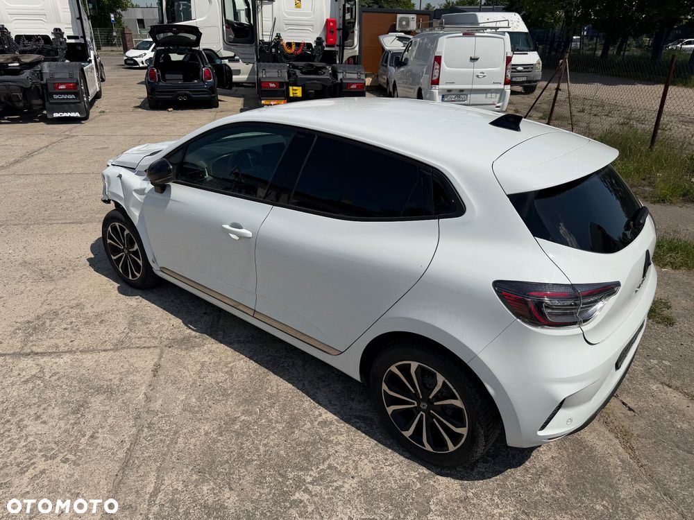 Renault Clio - 9