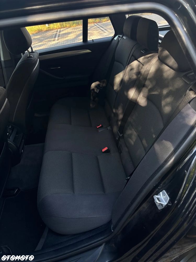 BMW Seria 5 525d xDrive - 18