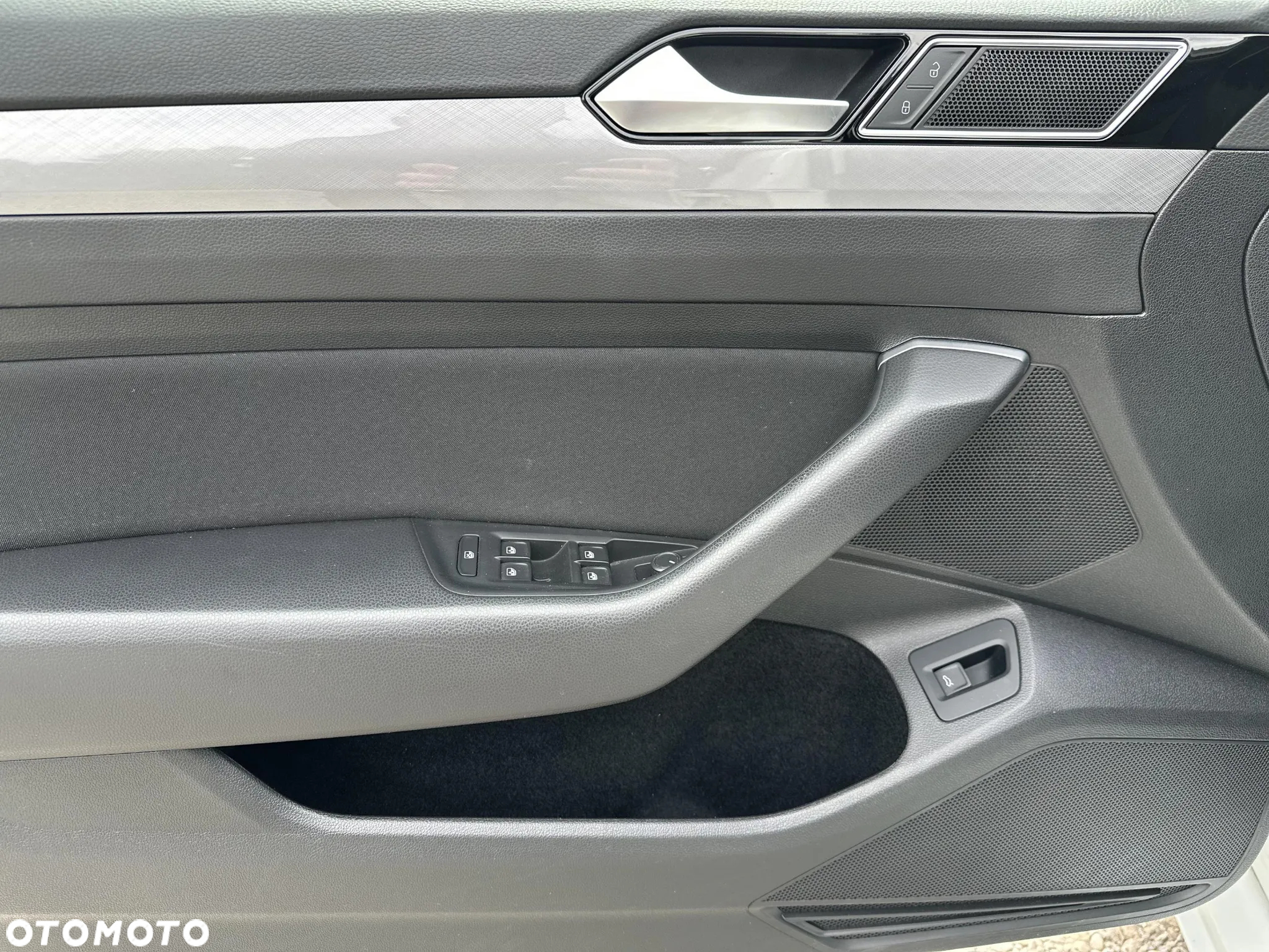 Volkswagen Passat 1.5 TSI EVO Business - 10