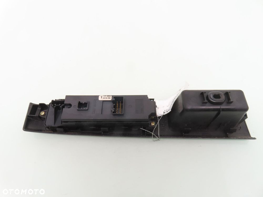 PANEL SZYB MAZDA 5 CR19 CC64684L6D02 - 5