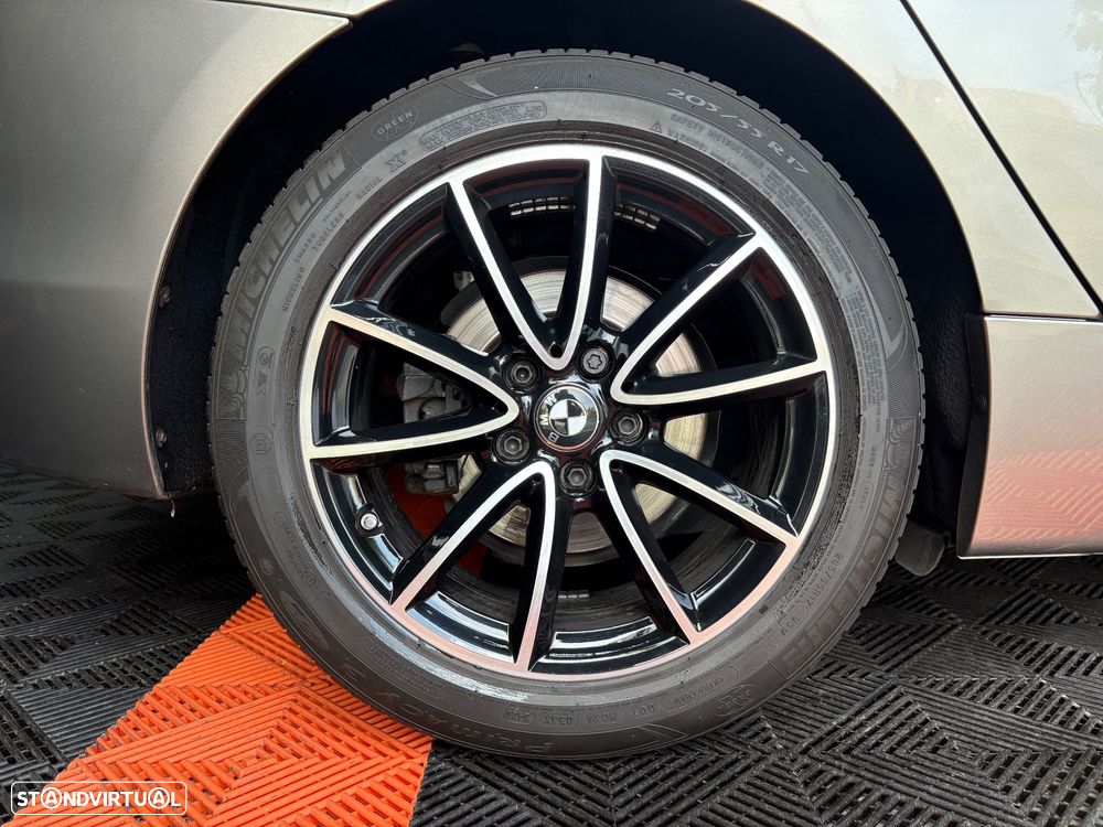 BMW 218 Active Tourer d Line Sport - 25