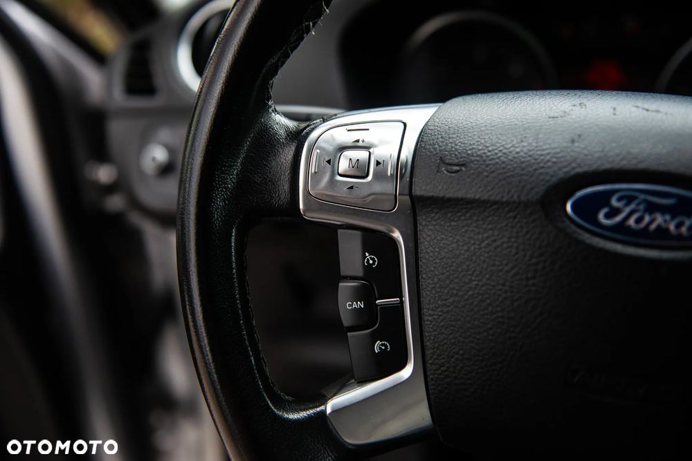 Ford Galaxy 2.0 TDCi Ghia - 35