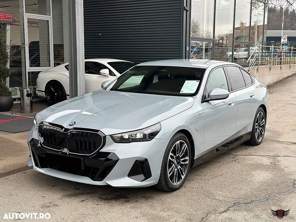 BMW Seria 5 530e xDrive Aut. - 1