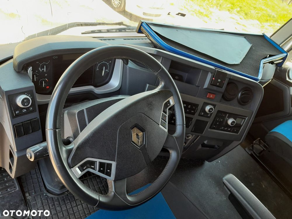Renault T440 - 9