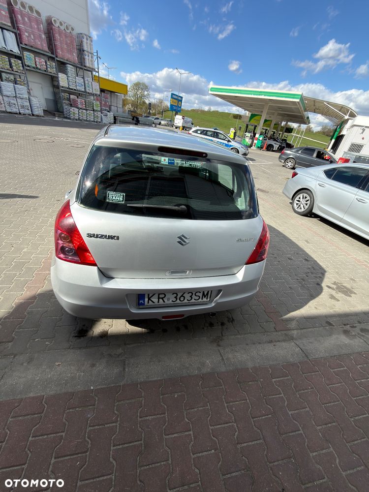 Suzuki Swift 1.3 DDiS Club - 6
