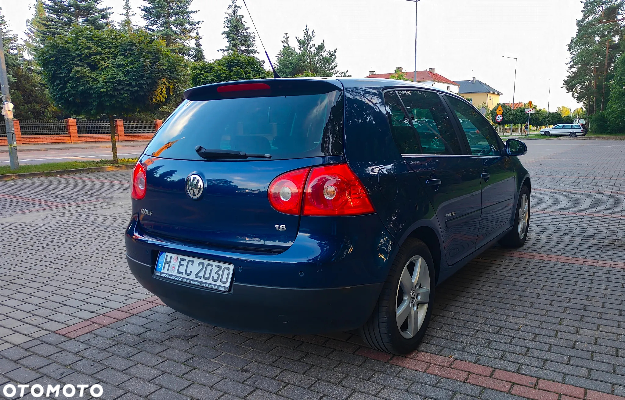 Volkswagen Golf 1.6 United - 2
