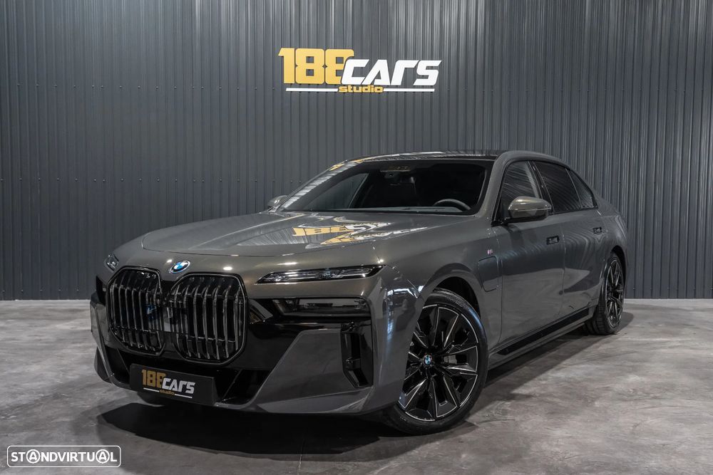 BMW 750 750e xDrive Pack Desportivo M - 38