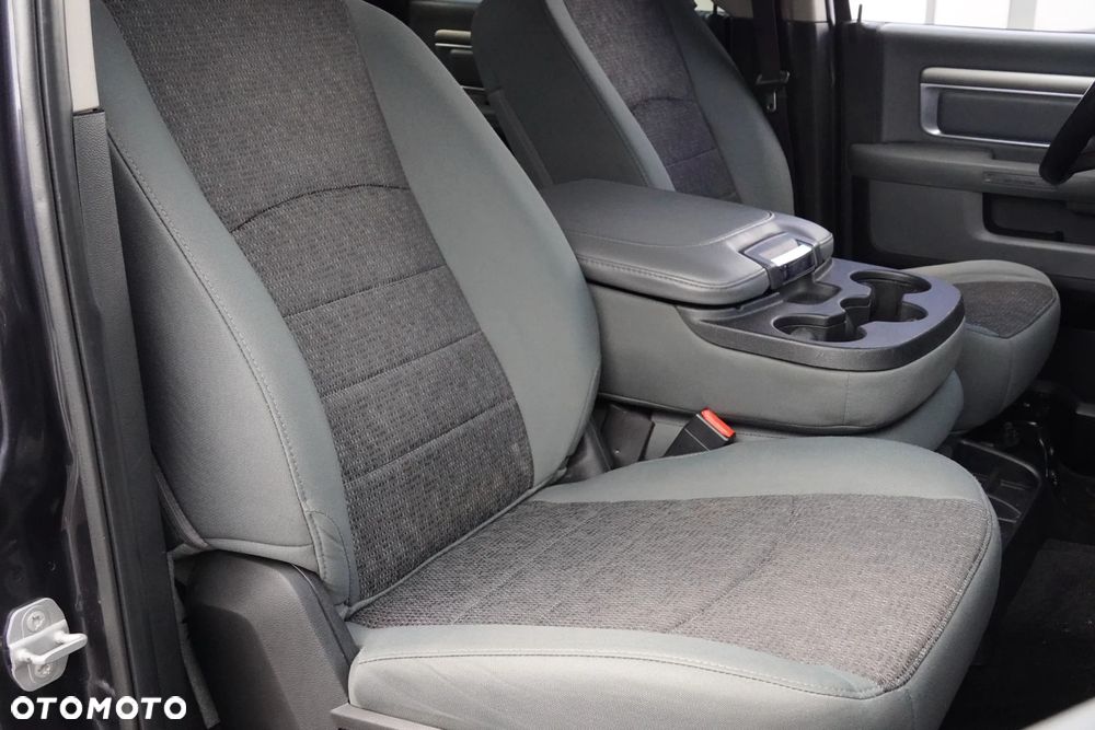 RAM 1500 Crew Cab Shortbed Bighorn - 38