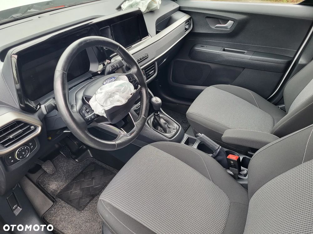 Ford Transit Courier - 14