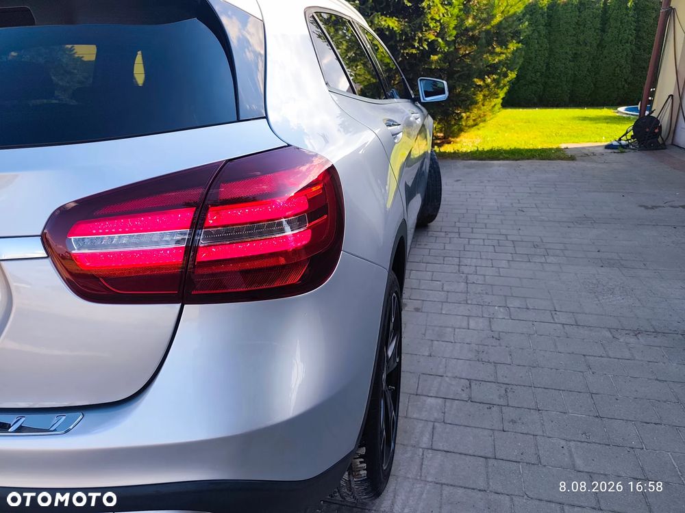 Mercedes-Benz GLA 250 7G-DCT - 5