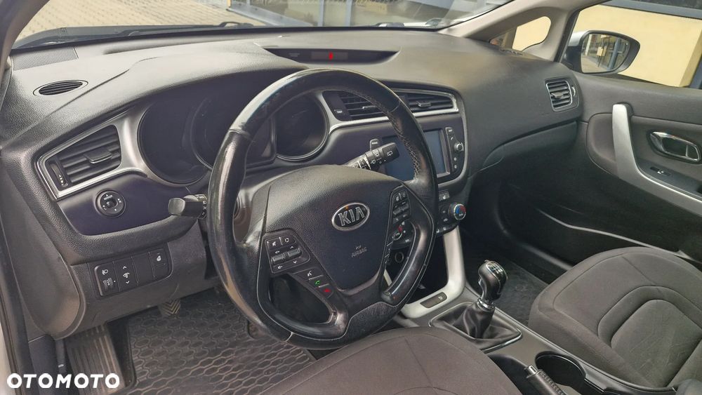 Kia Ceed 1.6 CRDi L - 10