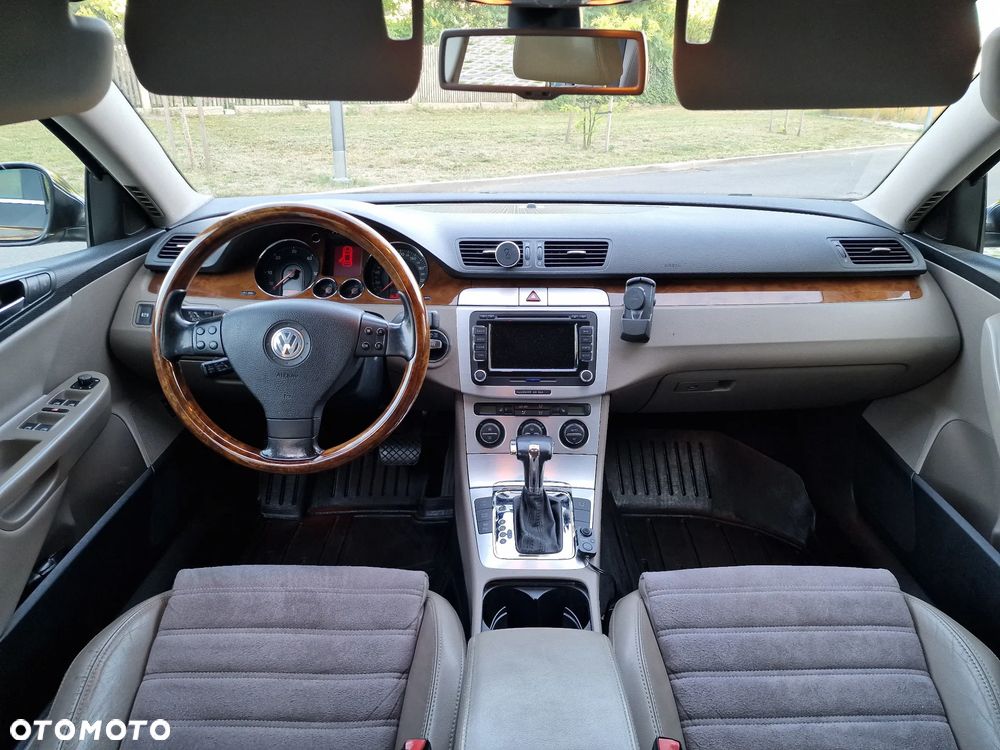 Volkswagen Passat Variant 2.0 TDI DPF DSG Highline - 38