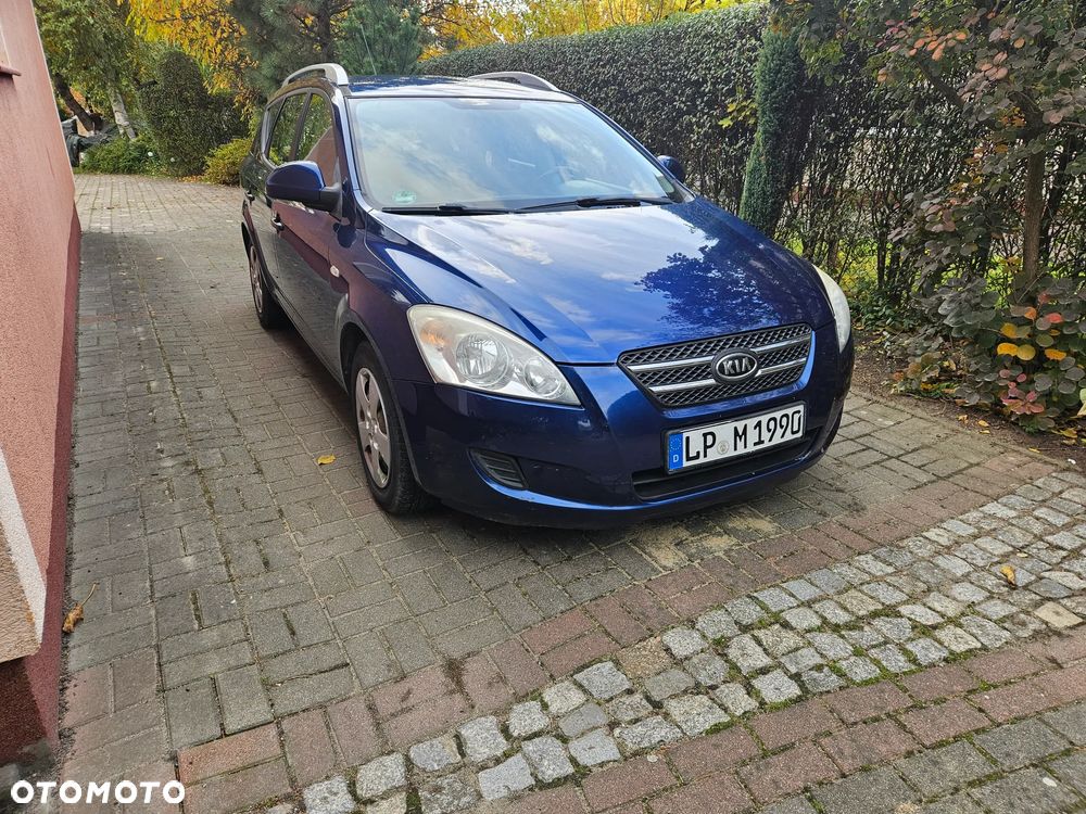 Kia Ceed - 4