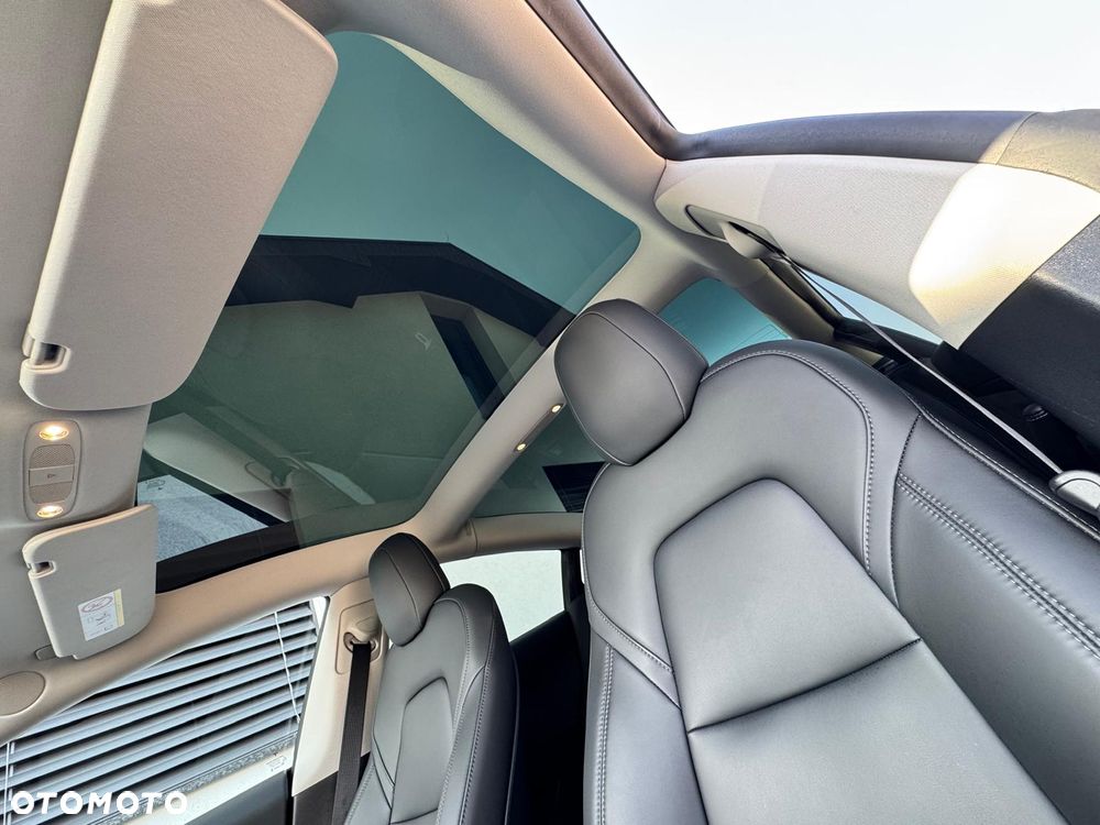Tesla Model 3 - 10