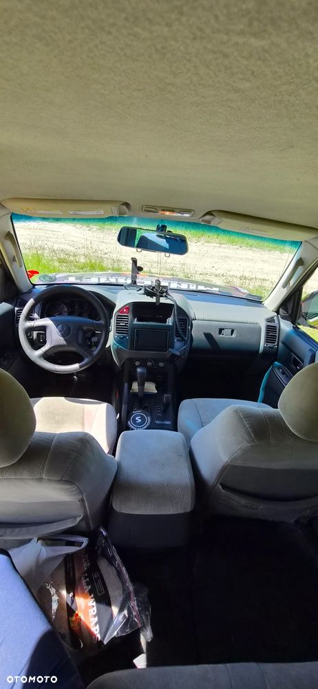 Mitsubishi Montero - 15