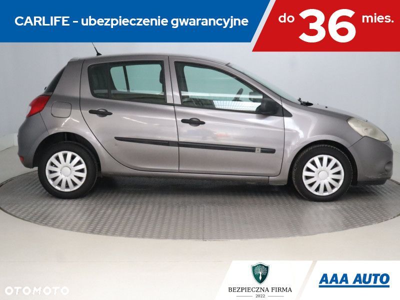 Renault Clio - 8