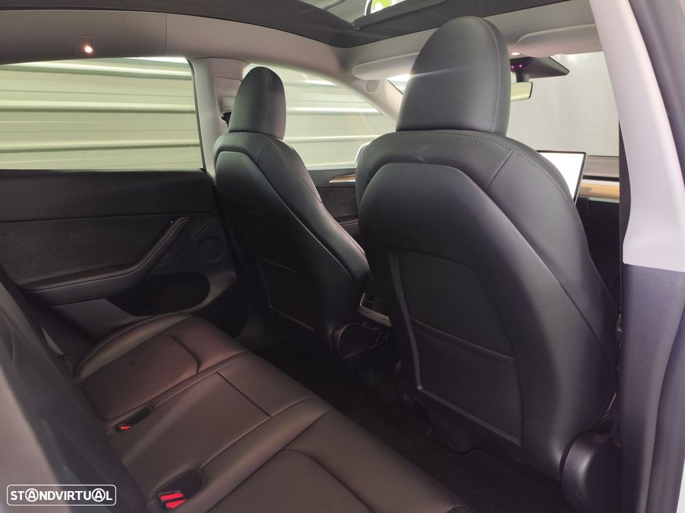 Tesla Model Y RWD - 30