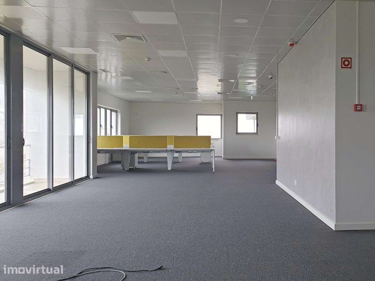 Escritório Venda Taguspark | 620 m2 | Inclui 11 Lug. Estacionamento - Grande imagem: 2/21