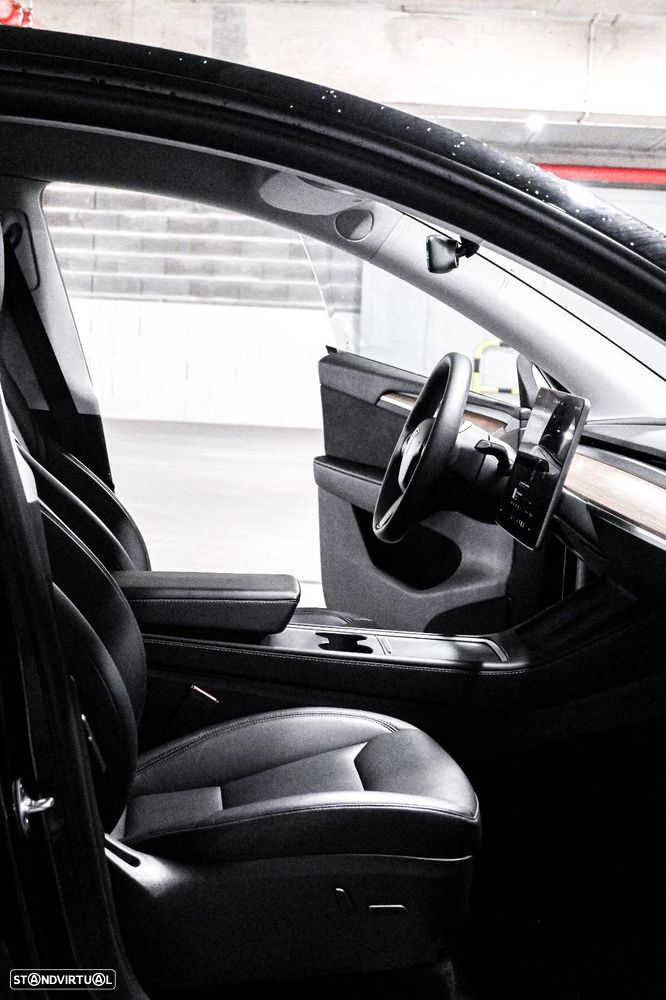 Tesla Model Y Long Range Dual Motor AWD - 9