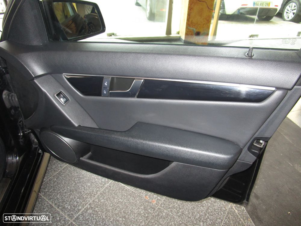 Mercedes-Benz C 220 Station CDI DPF (BlueEFFICIENCY) Avantgarde - 23