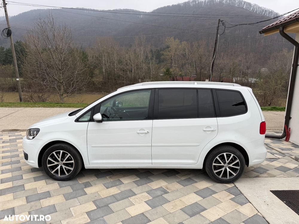 Volkswagen Touran 2.0 TDI DPF BlueMotion Technology DSG Comfortline - 19