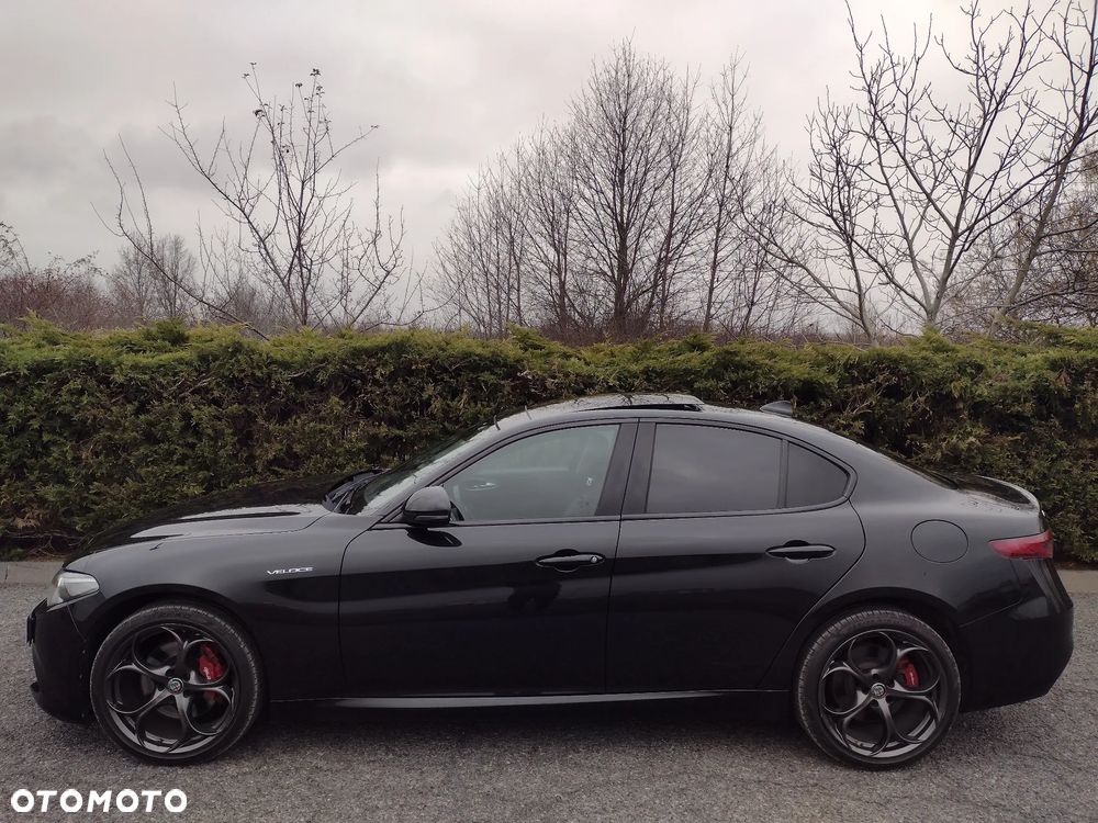 Alfa Romeo Giulia 2.0 Turbo 16V AT8-Q4 Veloce - 6