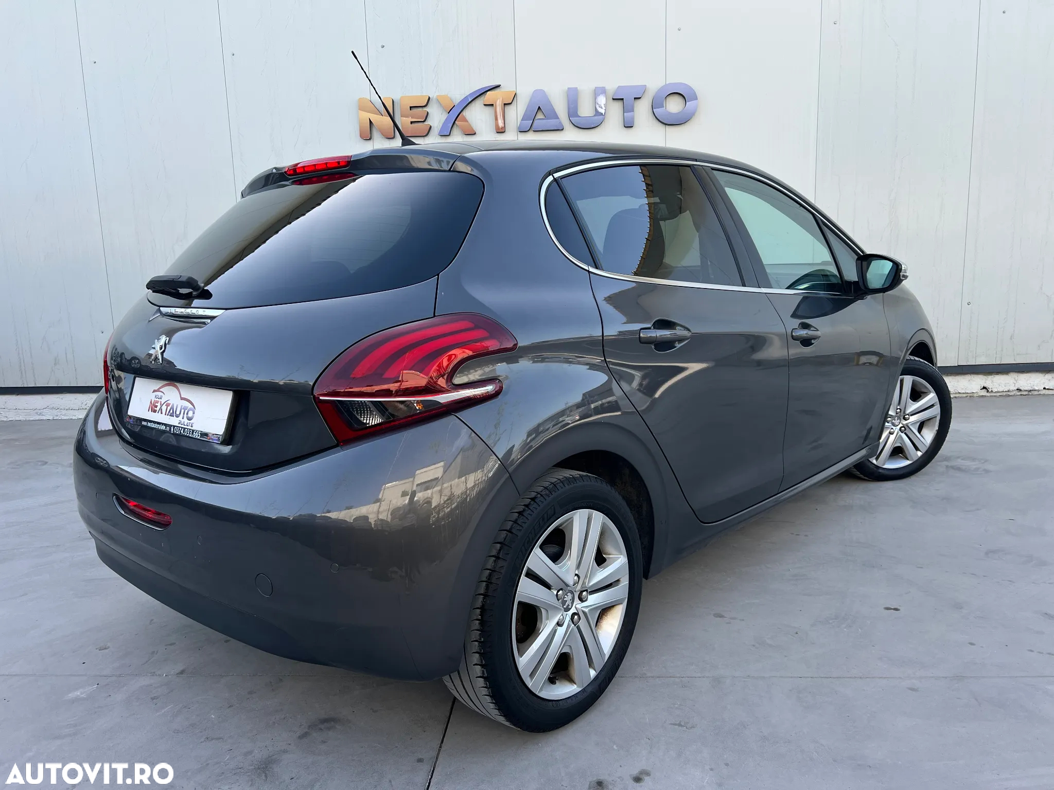 Peugeot 208 PureTech 110 Stop & Start EAT6 Allure - 5