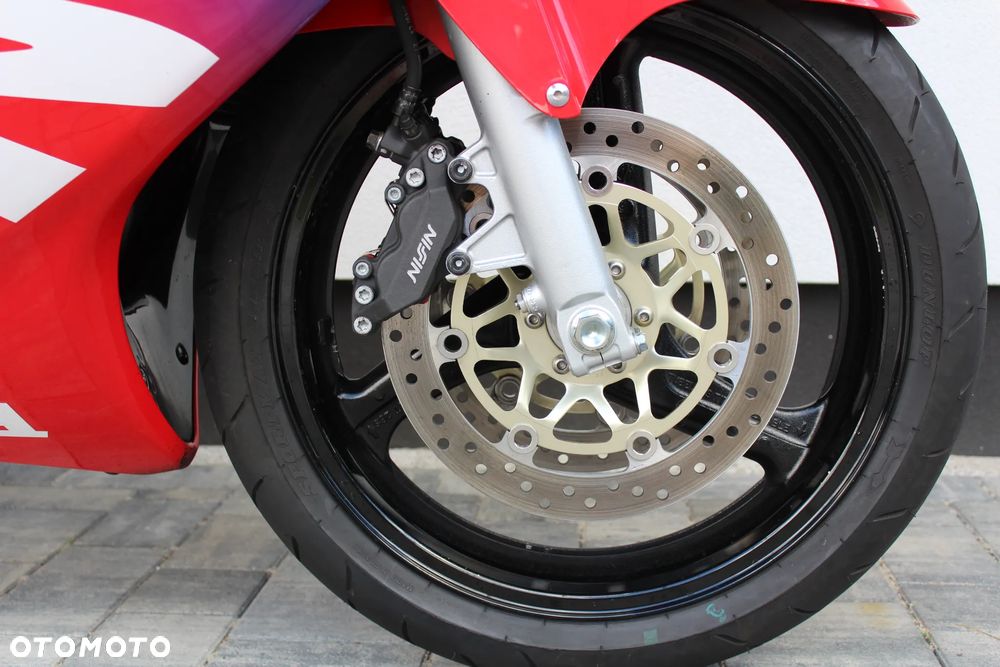 Honda CBR - 13