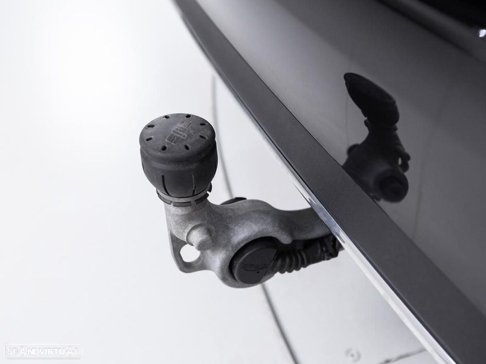Mercedes-Benz E 300 de — fotografia 16