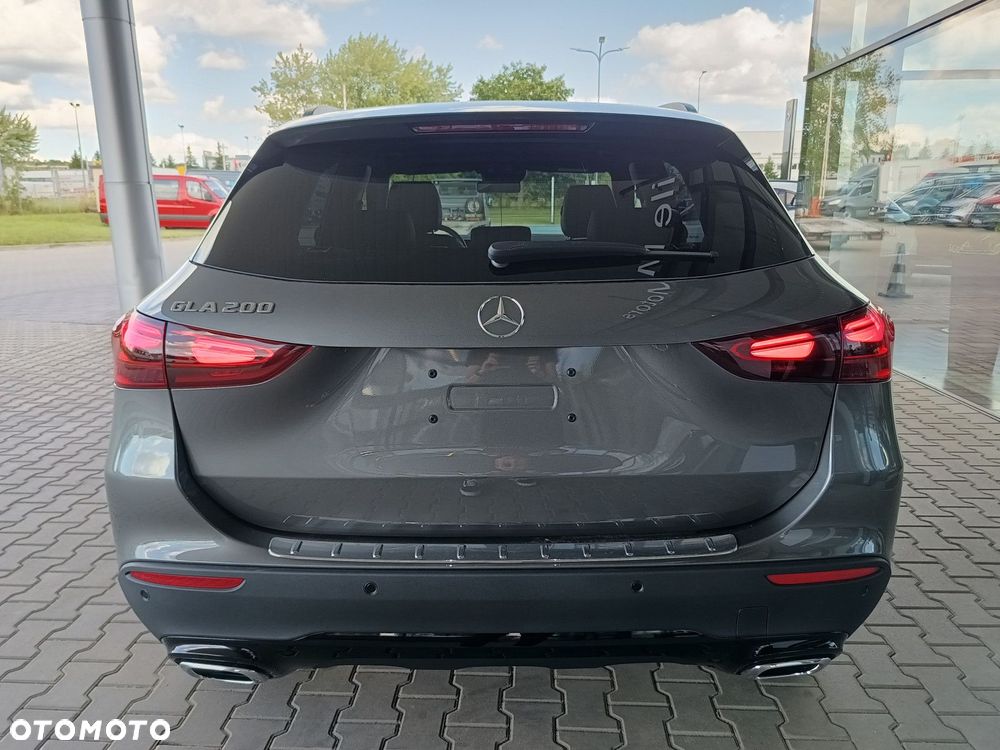 Mercedes-Benz GLA - 7