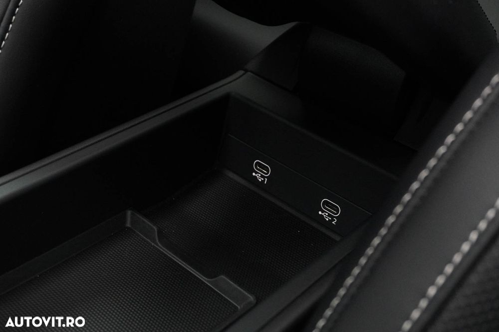 Porsche 911 Carrera 4 PDK - 28