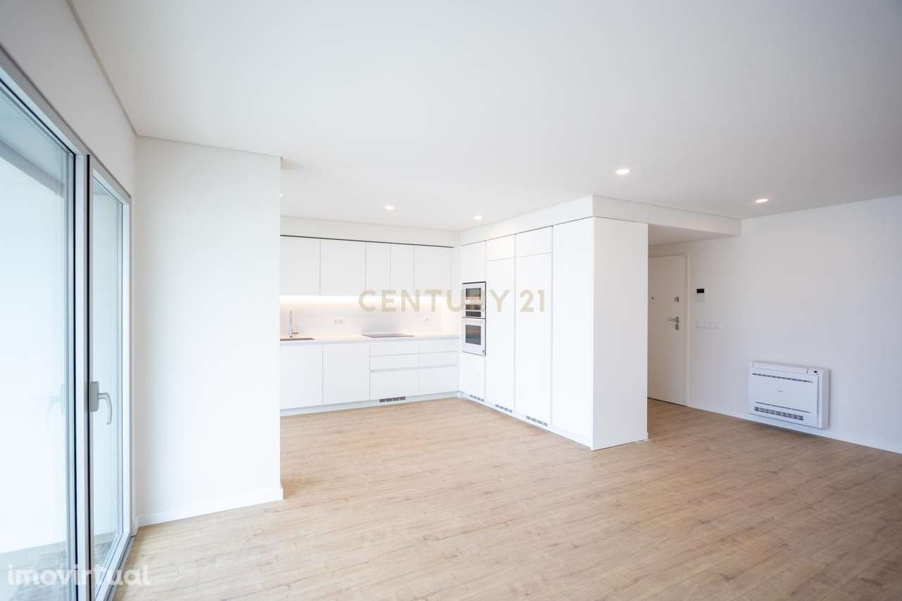 Apartamento T2 com estacionamento e piscina - Areeiro - Grande imagem: 3/19