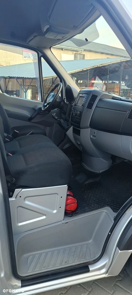 Mercedes-Benz Sprinter - 11