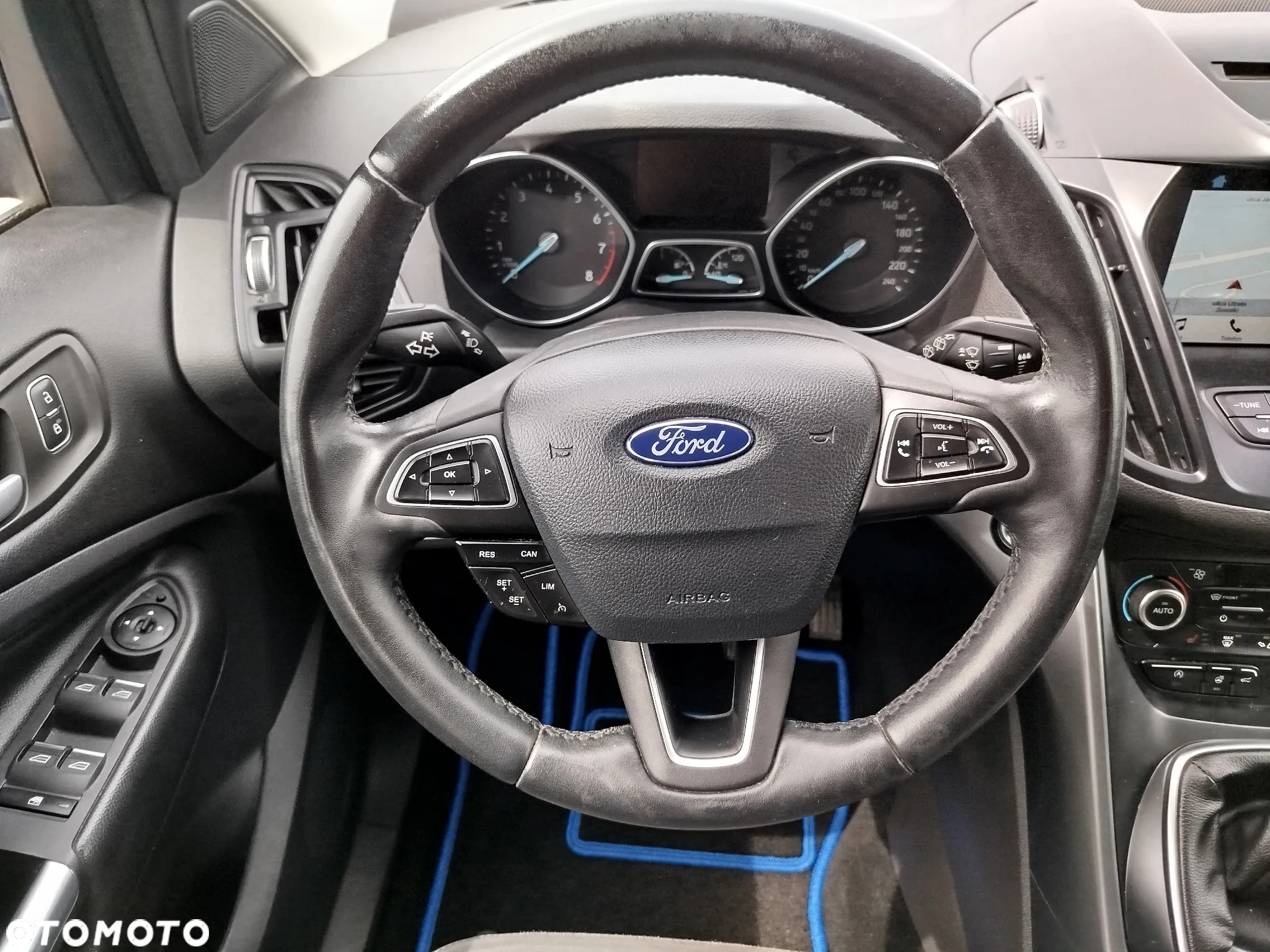 Ford Kuga - 10