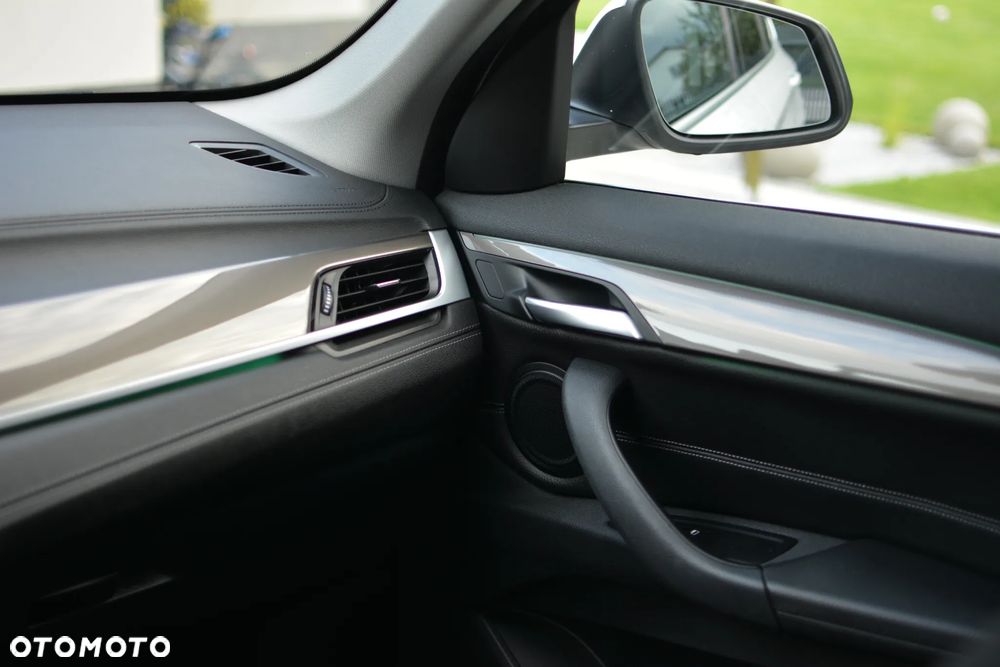 BMW X1 sDrive20i xLine - 14