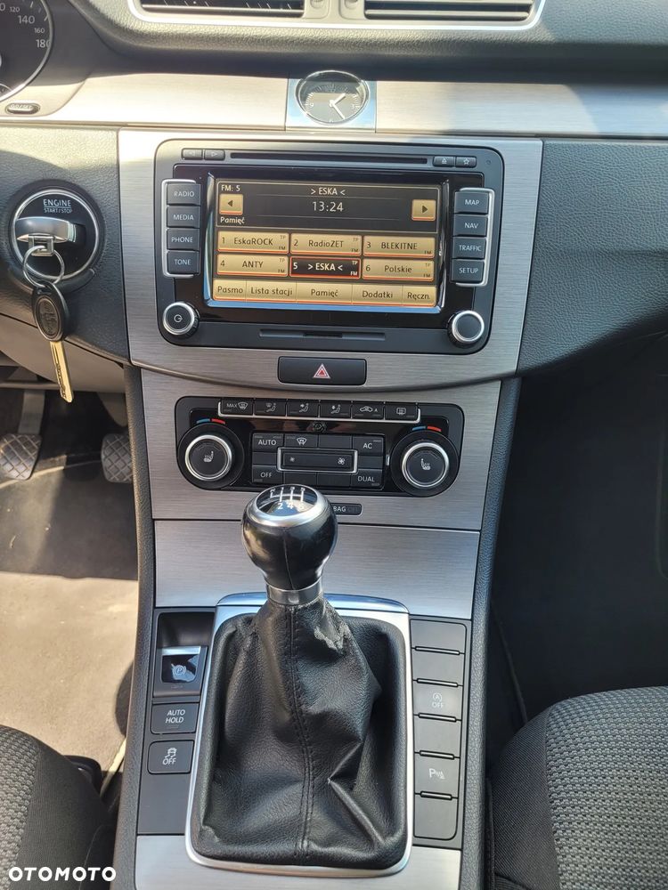 Volkswagen Passat 2.0 TDI BlueMotion Technology Comfortline - 13
