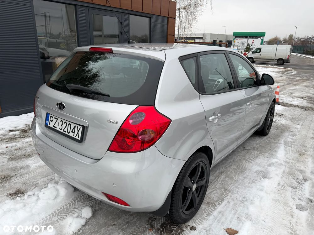 Kia Ceed 1.6 Crdi Comfort + - 5
