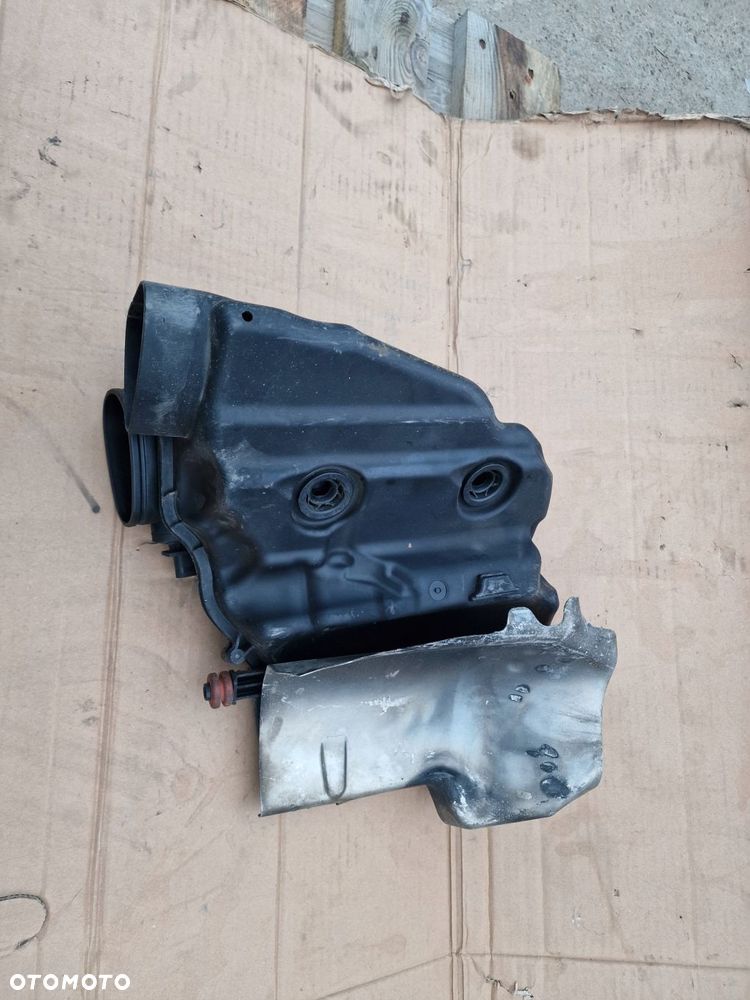 obudowa filtra powietrza bmw x5 e70 x6 4.4 7577449 - 2