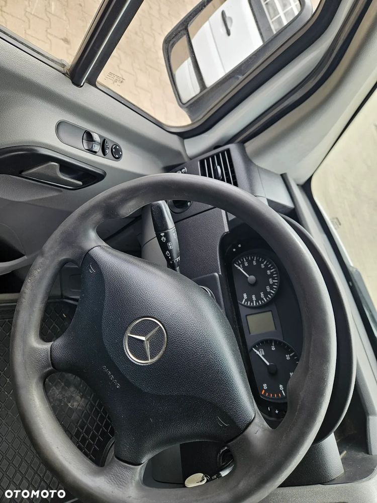 Mercedes-Benz SPRINTER - 11