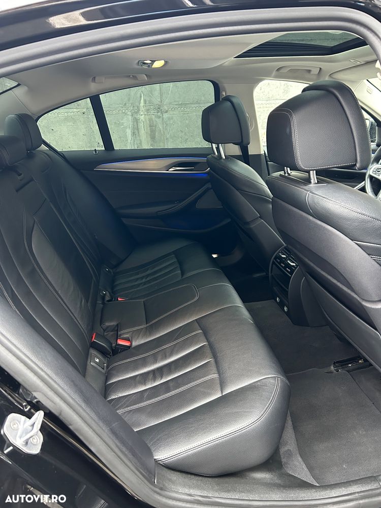 BMW Seria 5 520d xDrive AT - 28