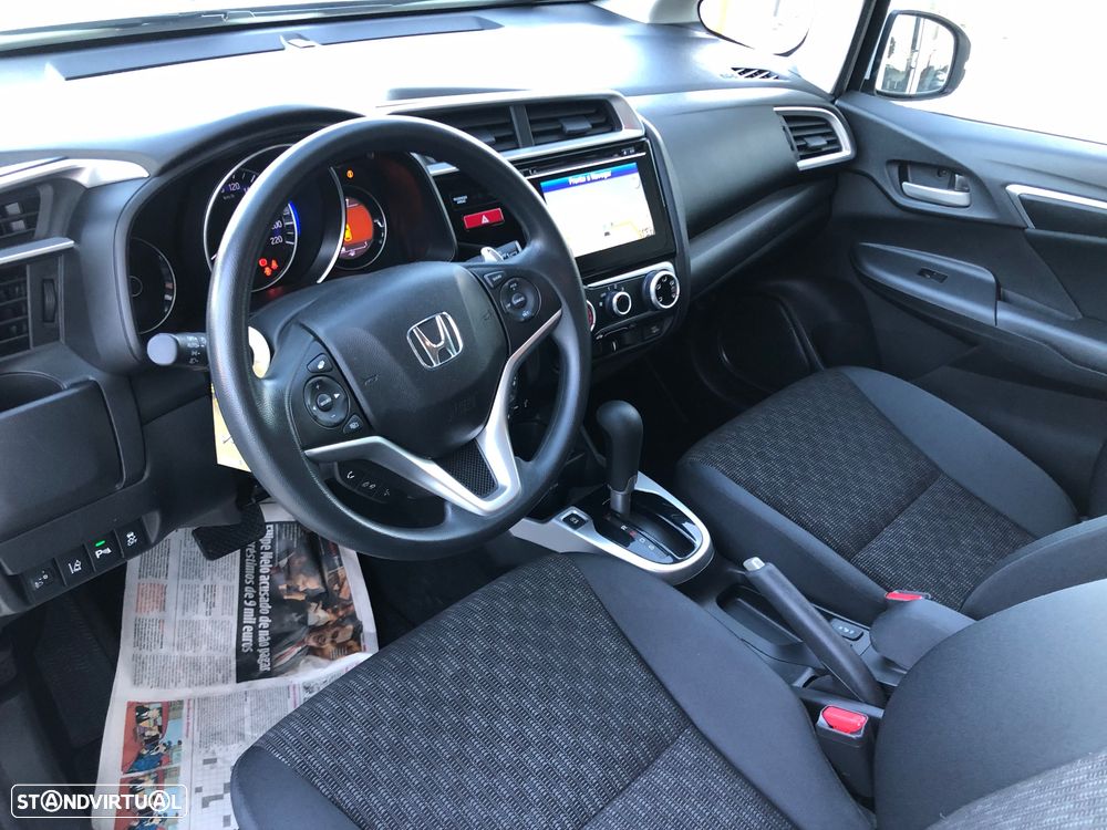 Honda Jazz 1.3 I-VTEC Comfort +Connect.CVT - 23
